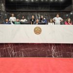 Estudantes de São Lourenço na Mesa Diretora da Assembleia