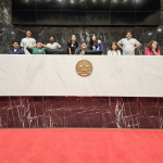 Estudantes de São Lourenço na Mesa Diretora da Assembleia